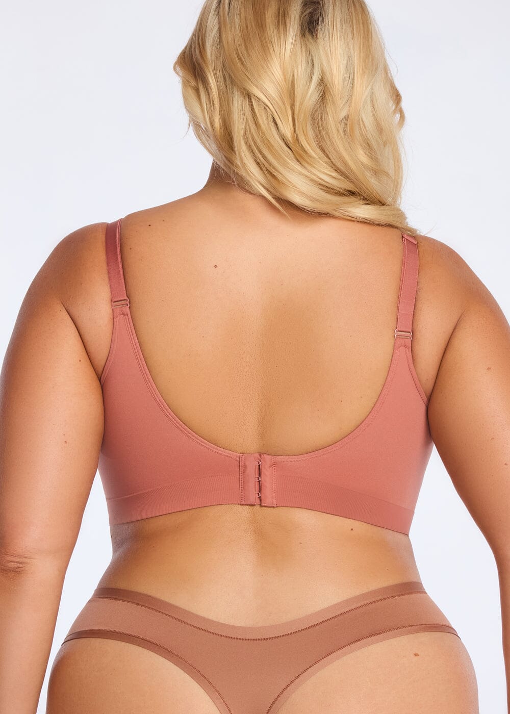 SmoothingSeamless Wireless Scoop Bra